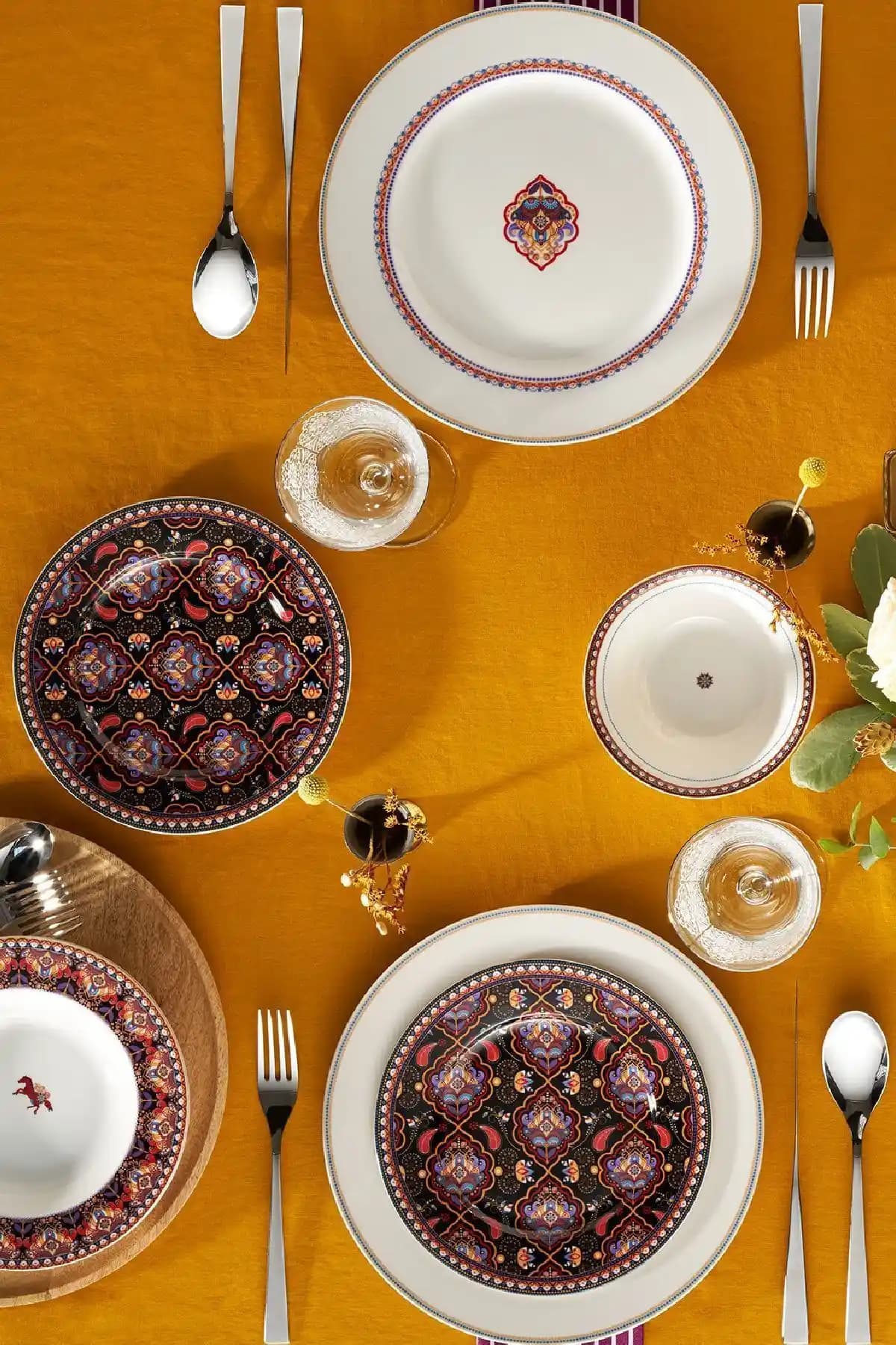 2025'te Sofralarınızı Değiştirecek Karaca Agra 24 Parça Yemek Takımı