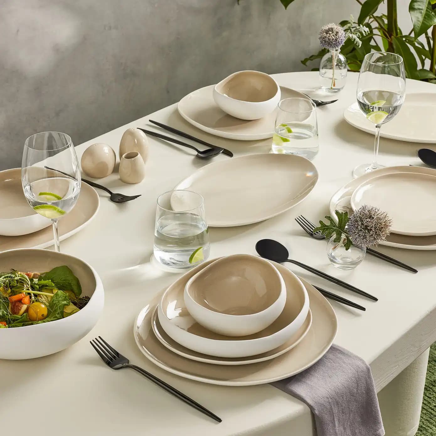 Karaca Outlet Yemek Takımları ile Şık ve Uygun Fiyatlı Sofra Dekorasyonu