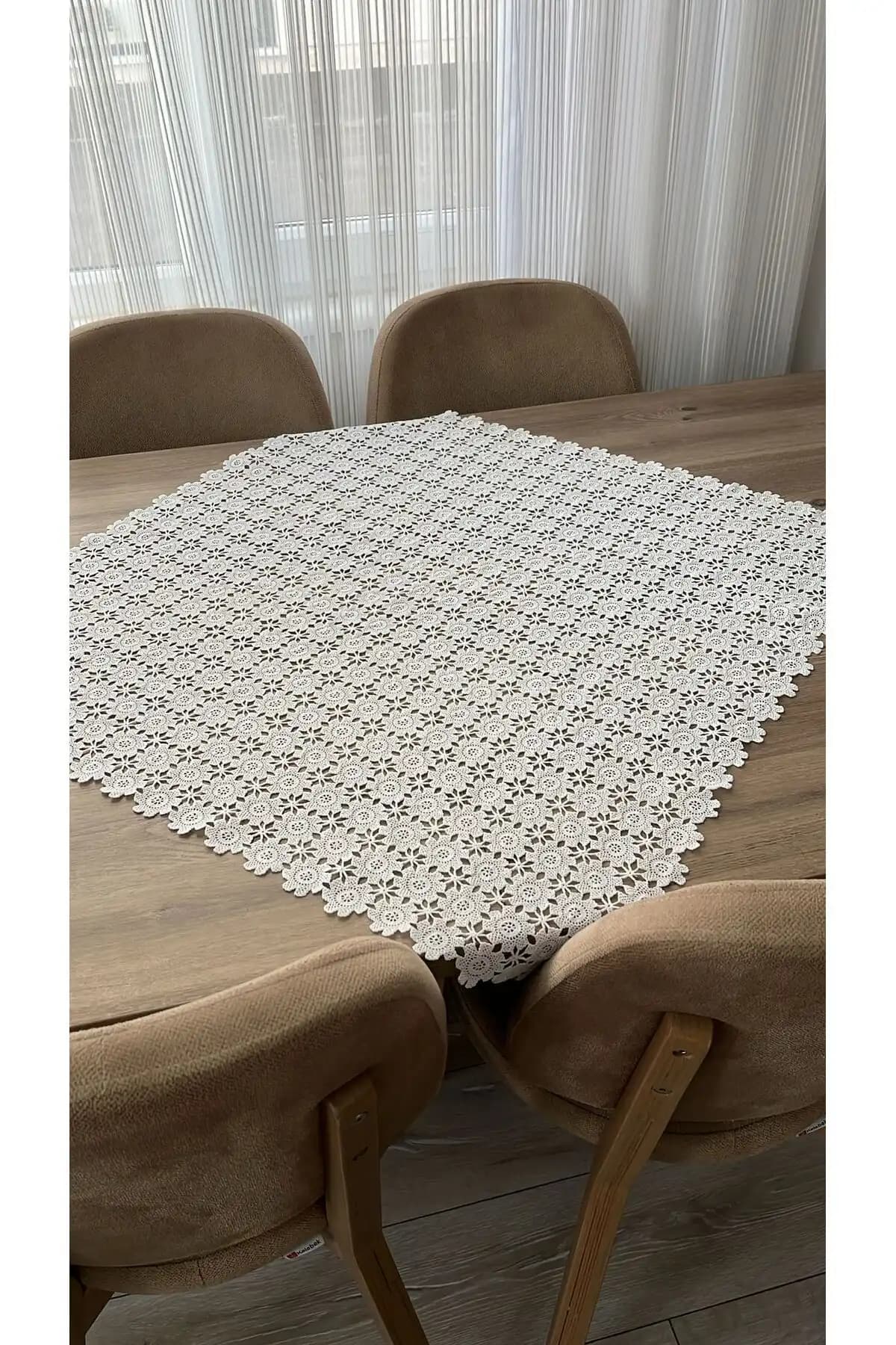 Kare Masa Örtüsü Seçenekleri ve Dekorasyon İpuçlarıyla Şık Mekanlar Yaratın