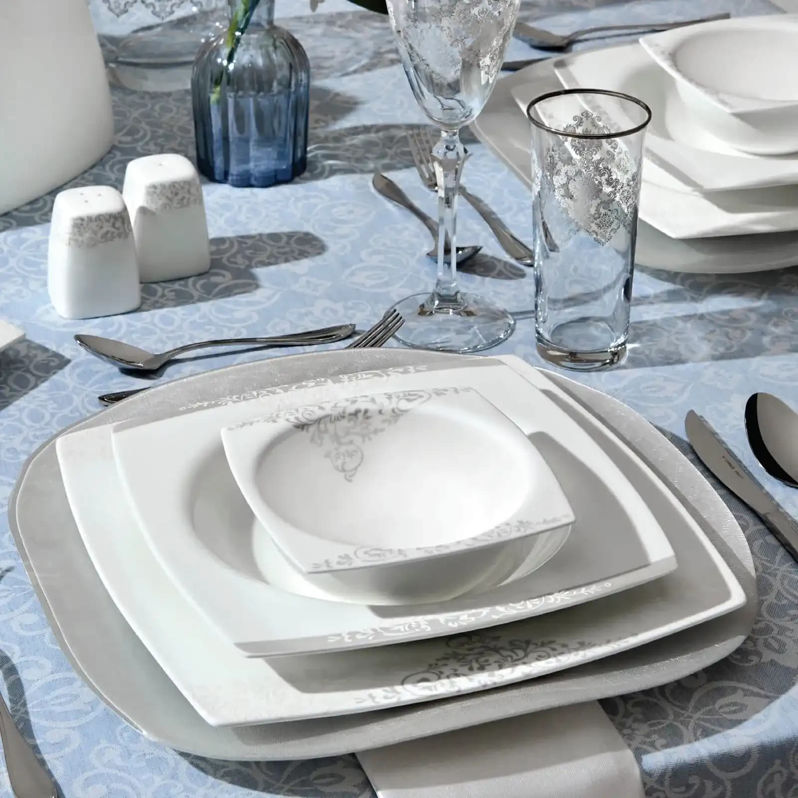Kare Yemek Takımı 12 Kişilik: Modern ve Şık Sofra Düzenleri İçin Uygun Seçenekler