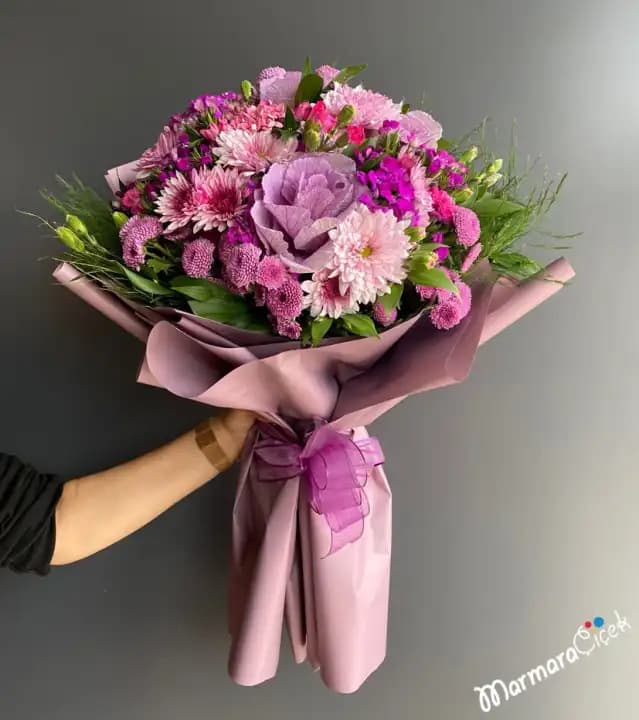 Kır Çiçek Buketleri ile Doğal ve Şık Dekorasyon Trendleri ve Kullanım İpuçları