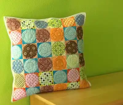 Kırkyama Kırlent Modelleriyle Evinize Renk ve Şıklık Katmanın Yolları