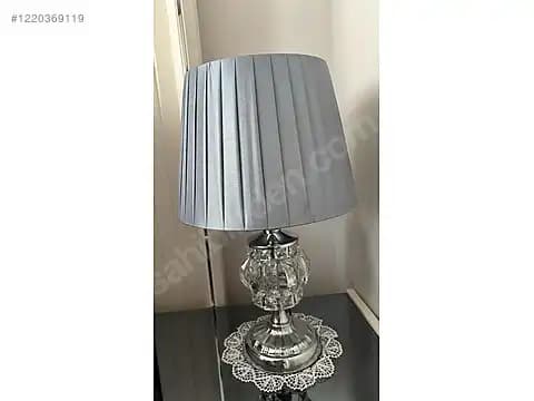 Kısa Lambaderler ile Modern ve Şık Dekorasyon Çözümleri 75-90 Karakter