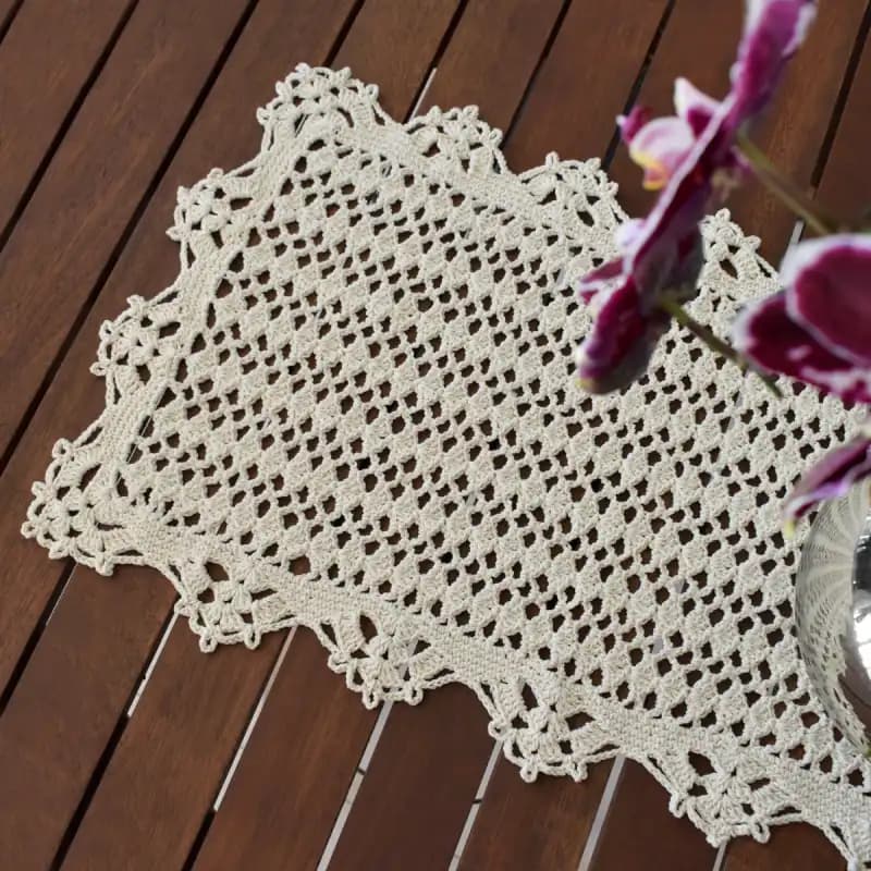 Kolay Dantel Runner Yapımı ve Dekorasyonda Şıklık Sağlayan Pratik Yöntemler