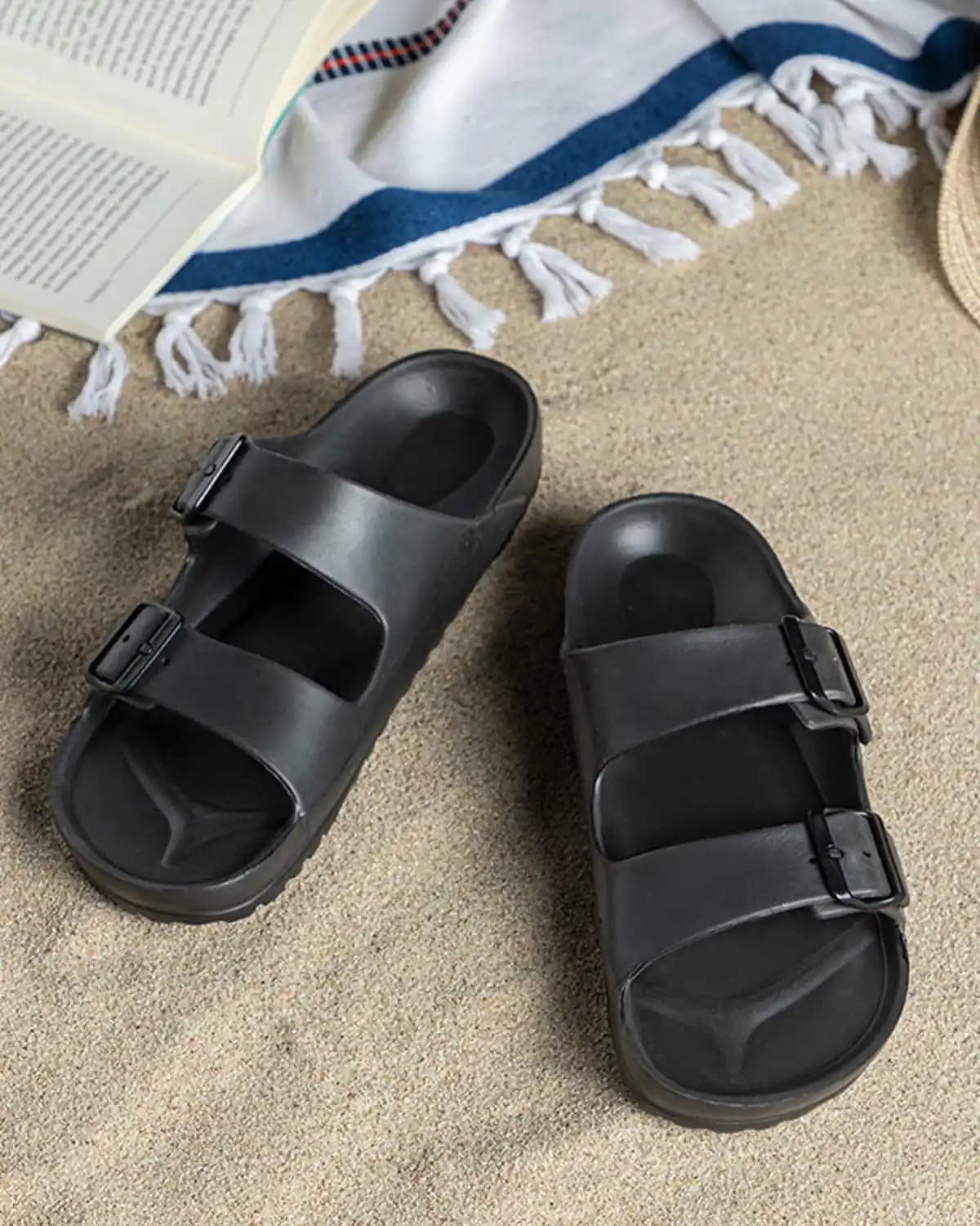 Konfor ve Şıklık Bir Arada: Ev Dekorasyonunda Uygun Konfor Terlikleri Seçenekleri