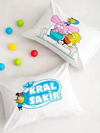 Kral Şakir Yastık Kılıfı ile Çocuk ve Genç Odalarına Eğlenceli ve Şık Dokunuşlar