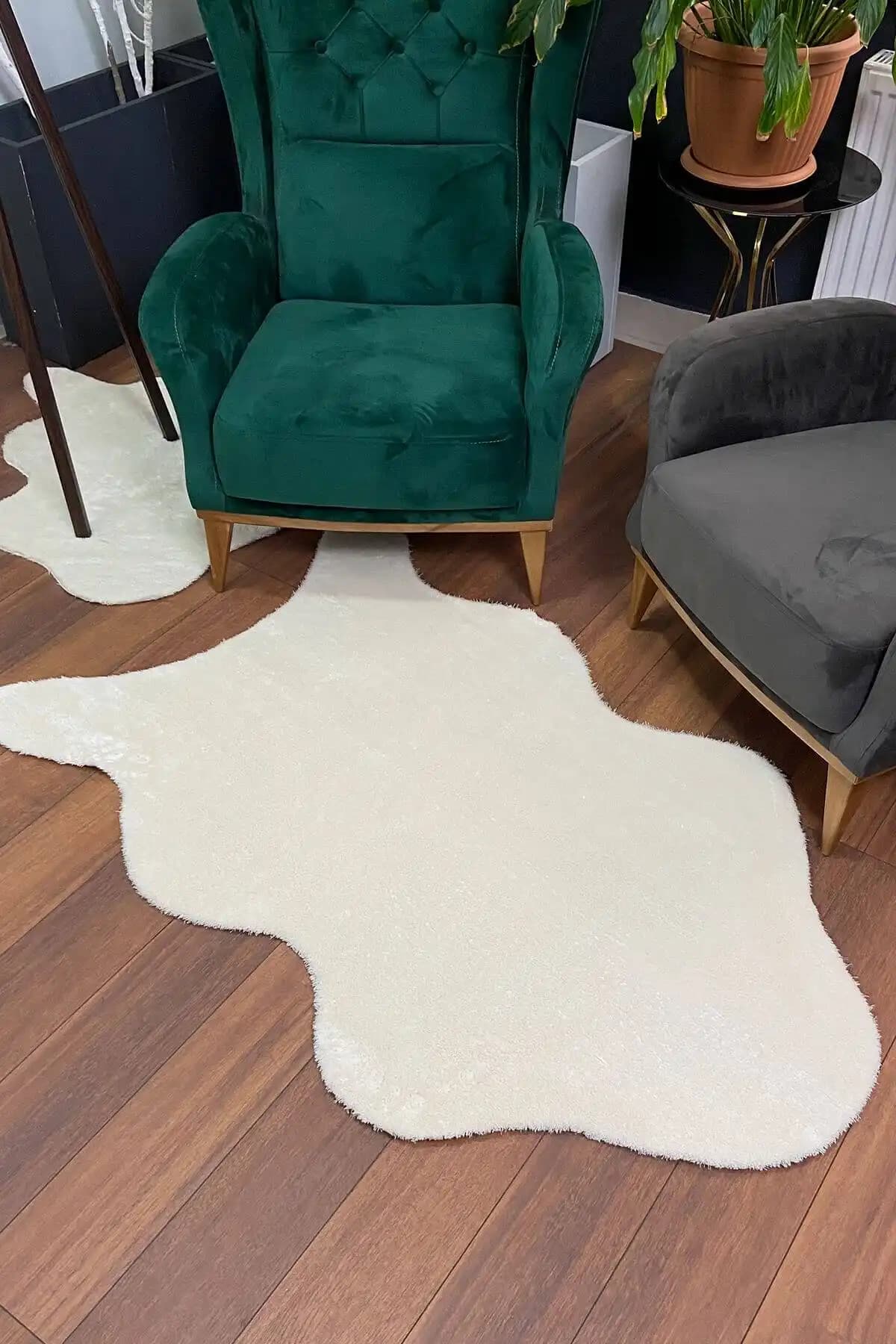 Krem Peluş Halı ile Modern ve Klasik Dekorasyonlarda Sıcaklık ve Şıklık Yaratın