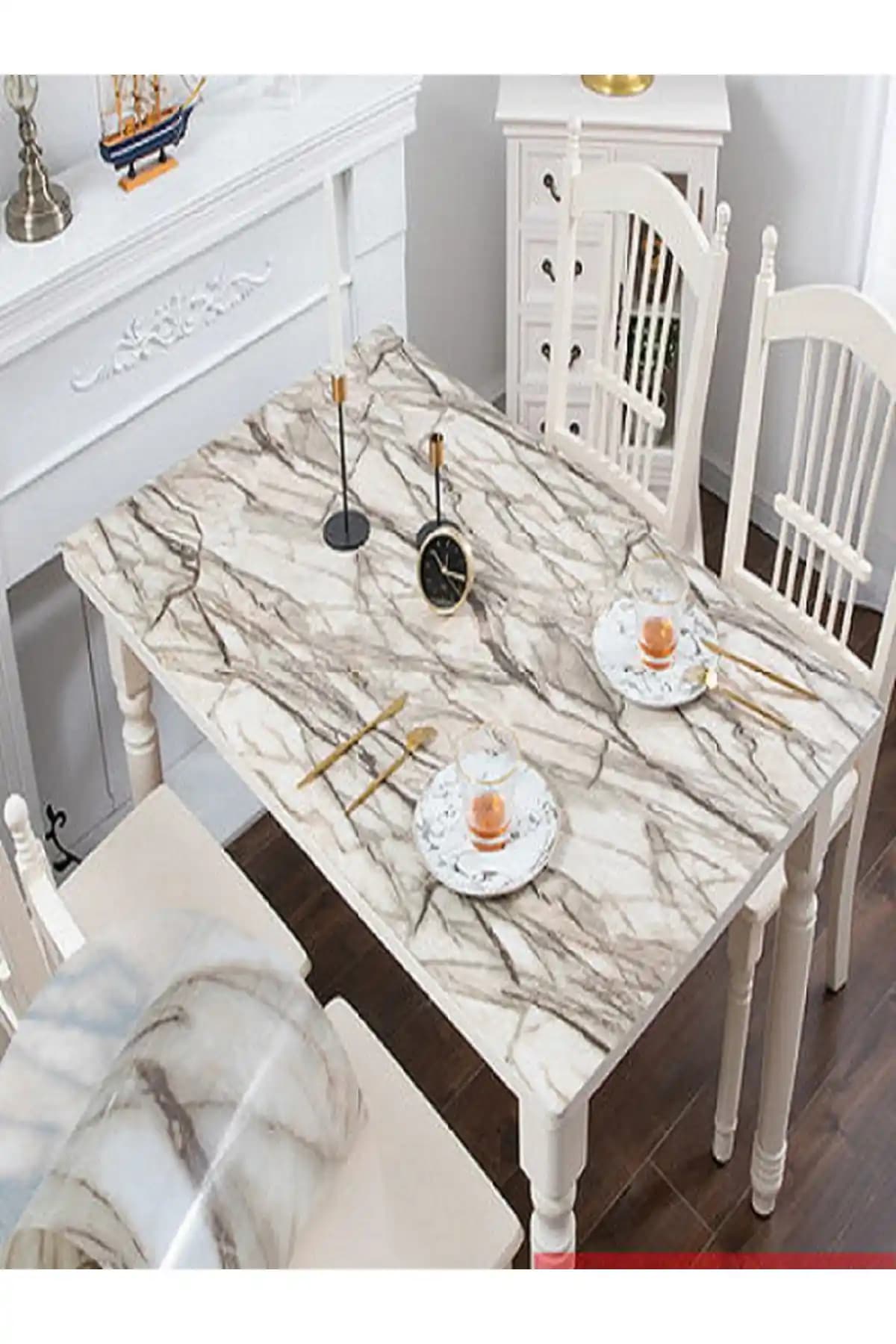 Masa Üstü Dekorasyonunda Kalın Muşamba Kullanımı ve Farklı Tasarım Seçenekleri