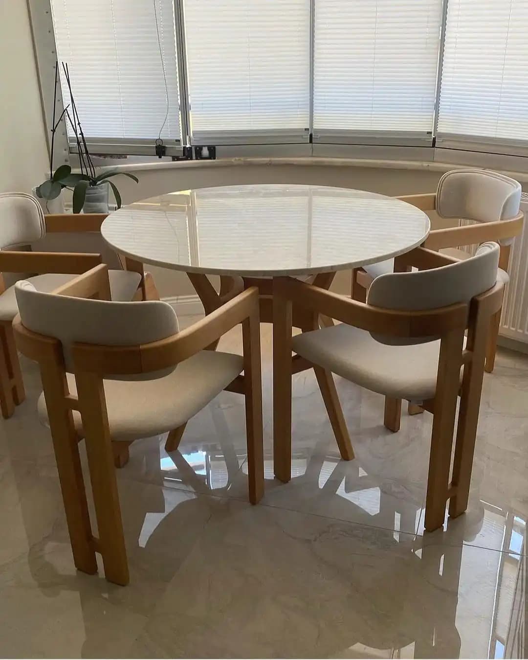 Masa ve Sandalye Seçiminde Dekorasyon Tarzınıza Uygun ve Fonksiyonel Çözümler