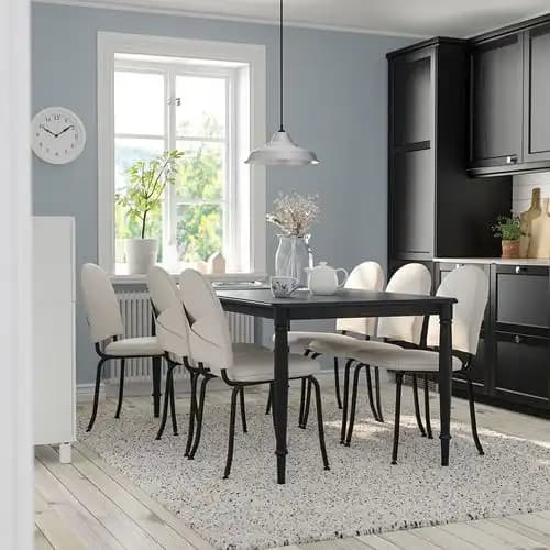 Siyah Yemek Takımıyla Modern ve Şık Dekorasyon Yaratmanın En Etkili Yolları