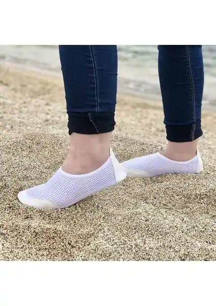 Deniz ve plaj aktiviteleri için uygun ayakkabılar karşılaştırması