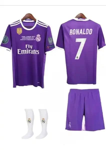 Real Madrid Çocuk Forması Karşılaştırması 2017 ve 2023/24 Sezonları 1