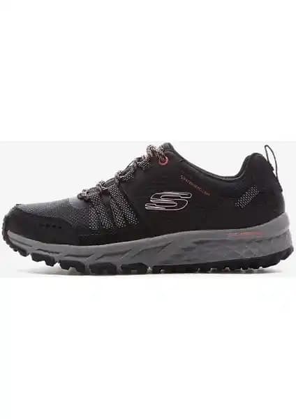 Skechers Escape Plan ve Hillcrest Modellerinin Detaylı Karşılaştırması