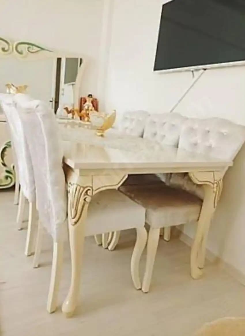 Avangart Yemek Masası Dekorasyonu: Modern ve Şık Tasarımlarla Mekânınıza Yenilik Katın