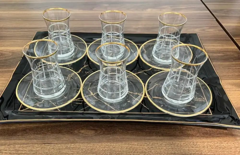 Çay Bardak Takımlarıyla Dekorasyonda Zarafet ve İşlevsellik Nasıl Sağlanır