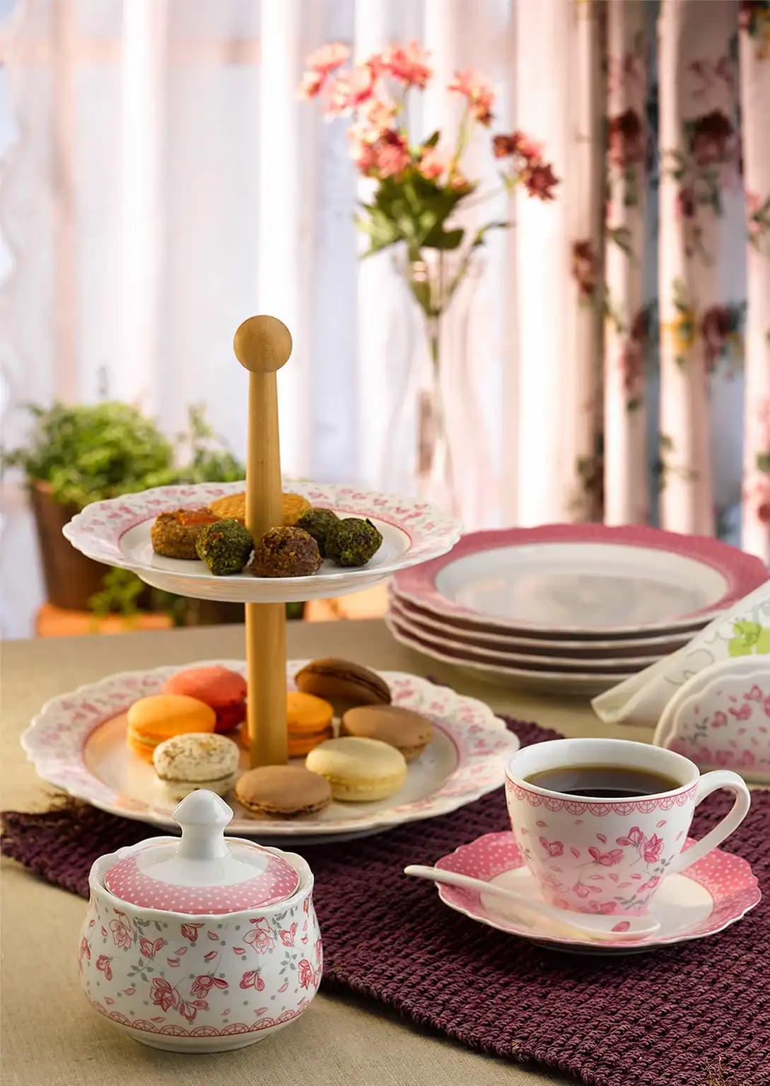 Çay Saati Takımları: Modeller, Malzemeler ve Dekorasyon İpuçları