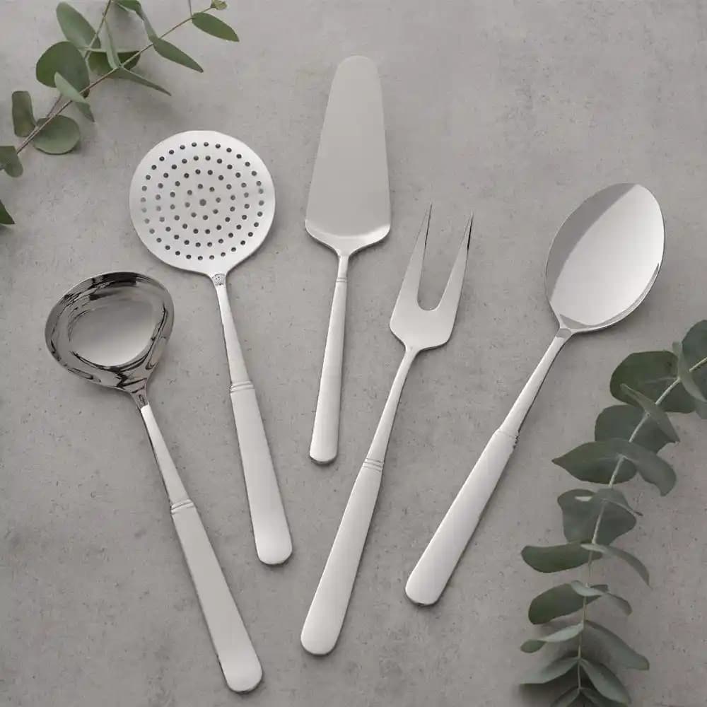 Çelik Servis Setleri ile Modern Dekorasyon ve Fonksiyonellik Çözümleri