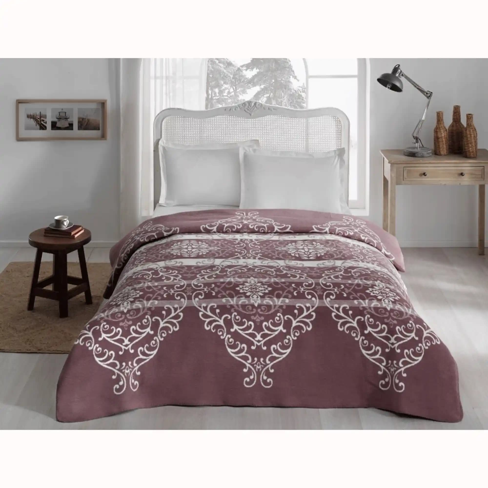 Çift Kişilik Battaniyelerle Dekorasyonda Konfor ve Şıklık Sağlayan En İyi Seçenekler