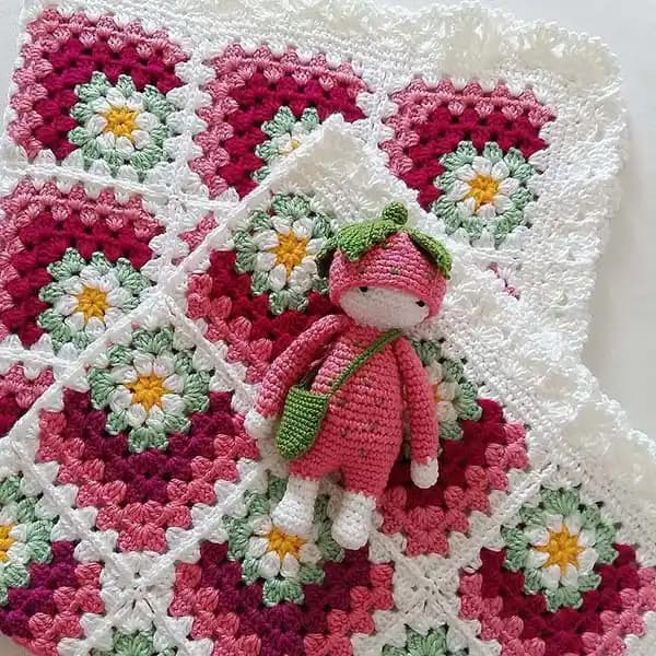 Çocuk Odası Dekorasyonunda Şıklık ve Sıcaklık Sağlayan Battaniye Modelleri