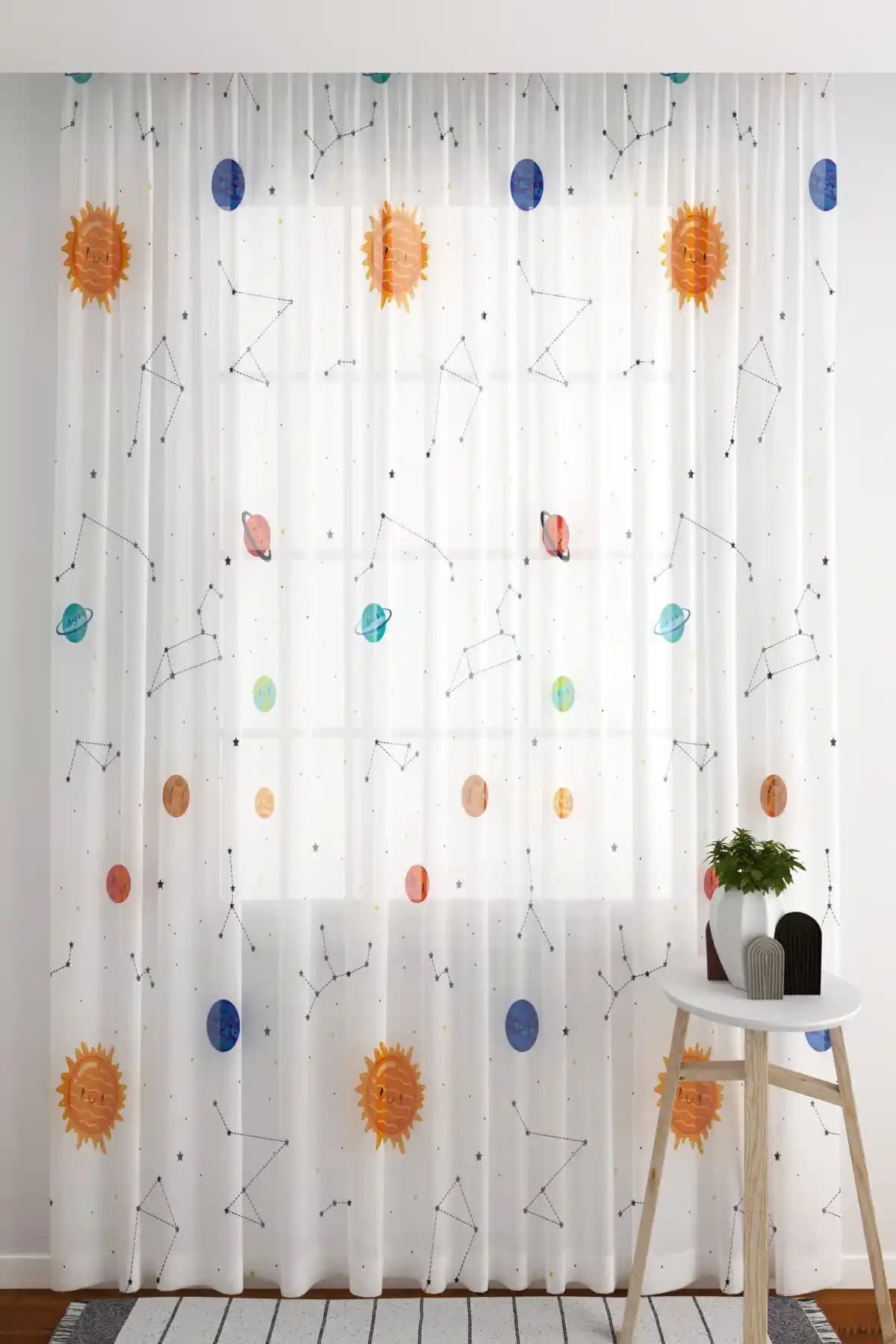 Çocuk Odası Dekorasyonunda Tül Perdelerin Renk, Tasarım ve Güvenlik Unsurları