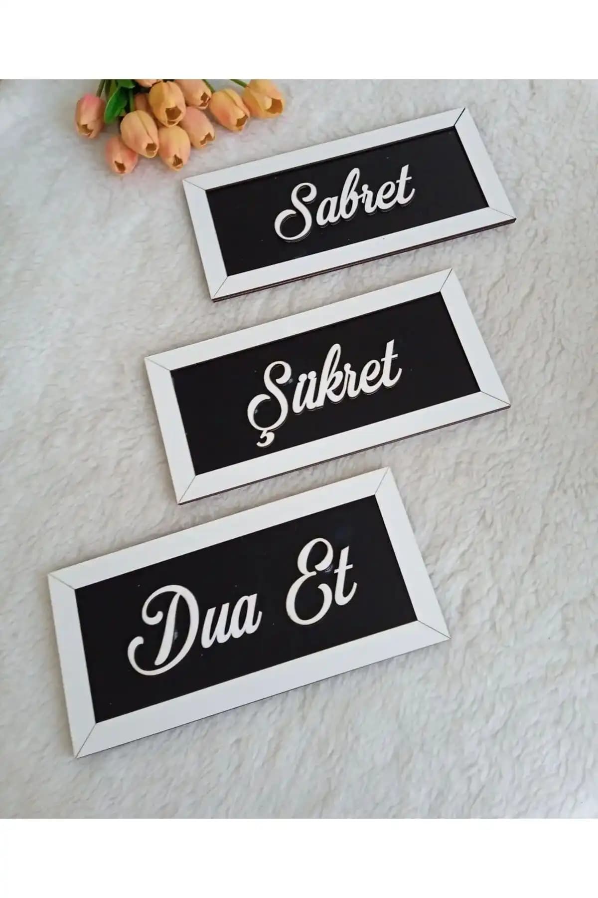Dekorasyonda Manevi Dokunuşlar: Sabret, Dua Et, Şükret Temalı Tabloların Kullanımı