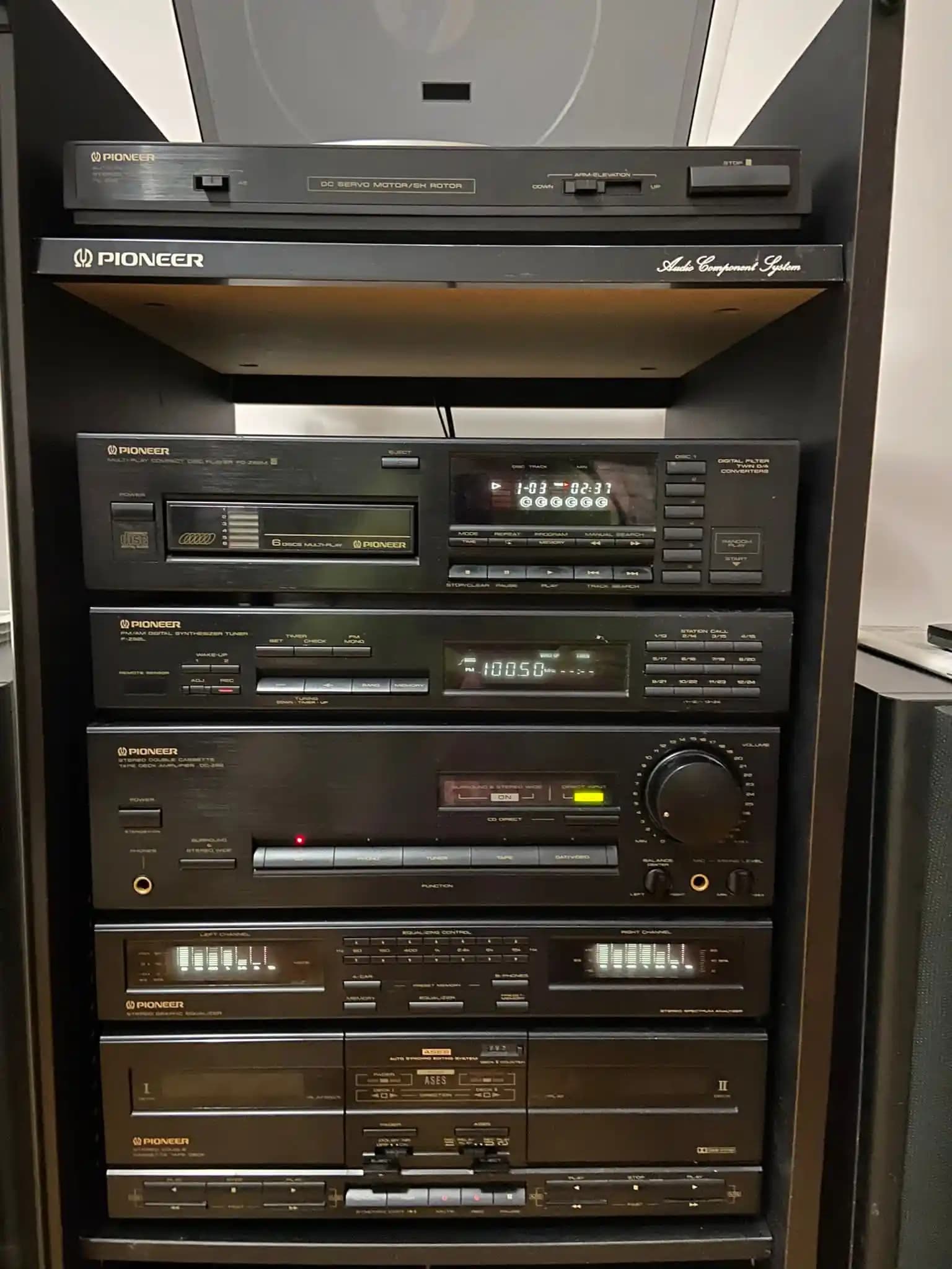 Dekorasyonda Müzik Setleri: Ev Atmosferini Zenginleştiren Modern ve Şık Seçenekler