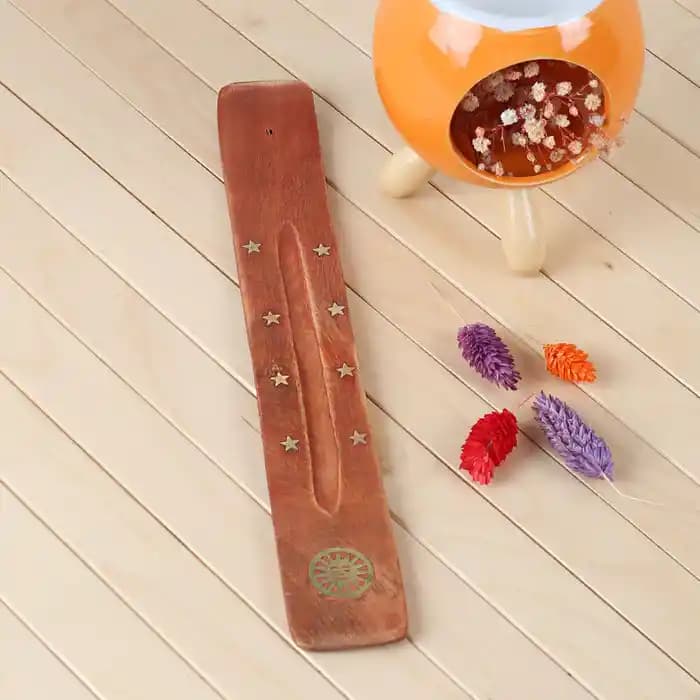 Dekorasyonda Şıklık ve İşlevselliği Birleştiren Tütsü Standları Rehberi