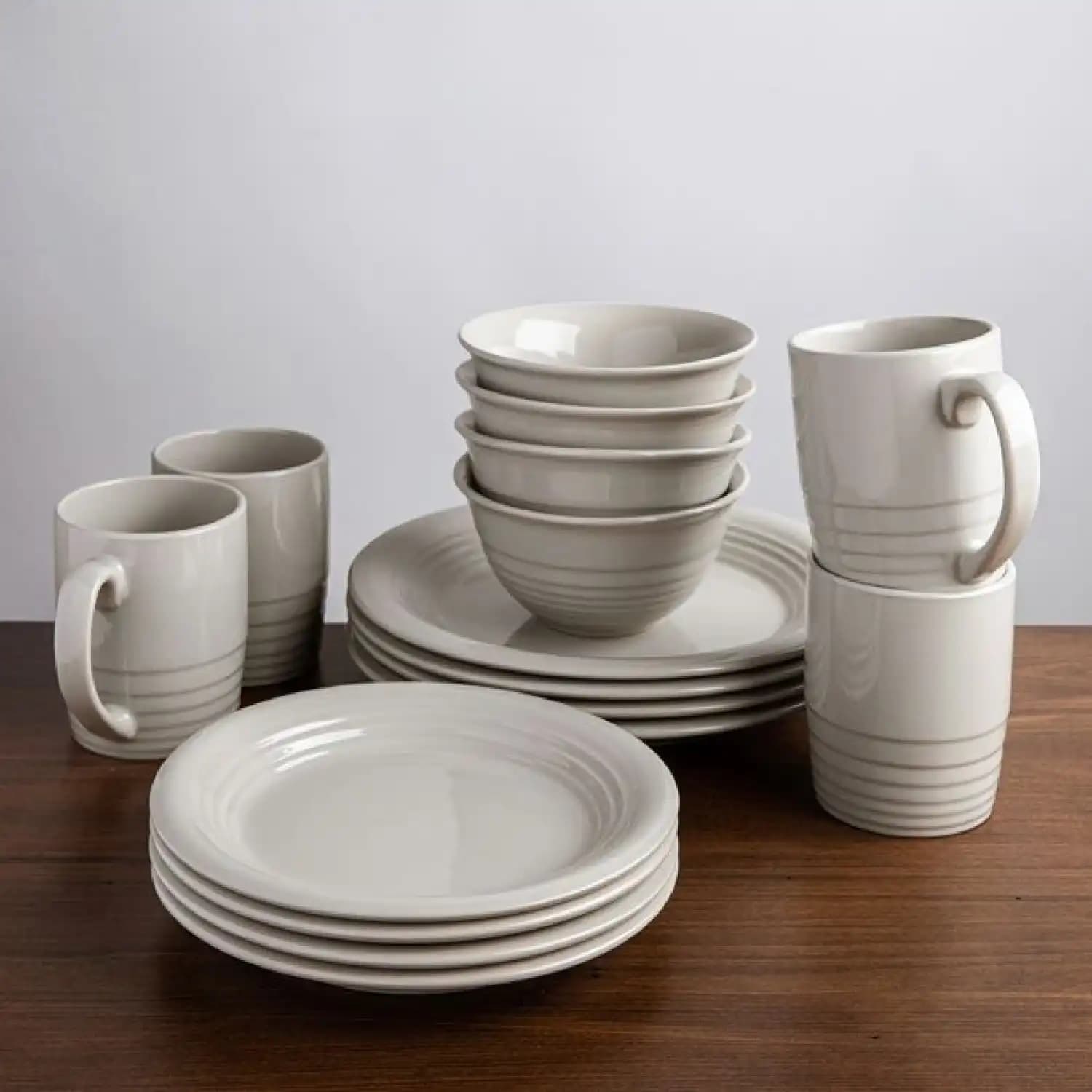 Dekorasyonda Stoneware Seramiklerin Estetik ve Dayanıklılık Avantajları