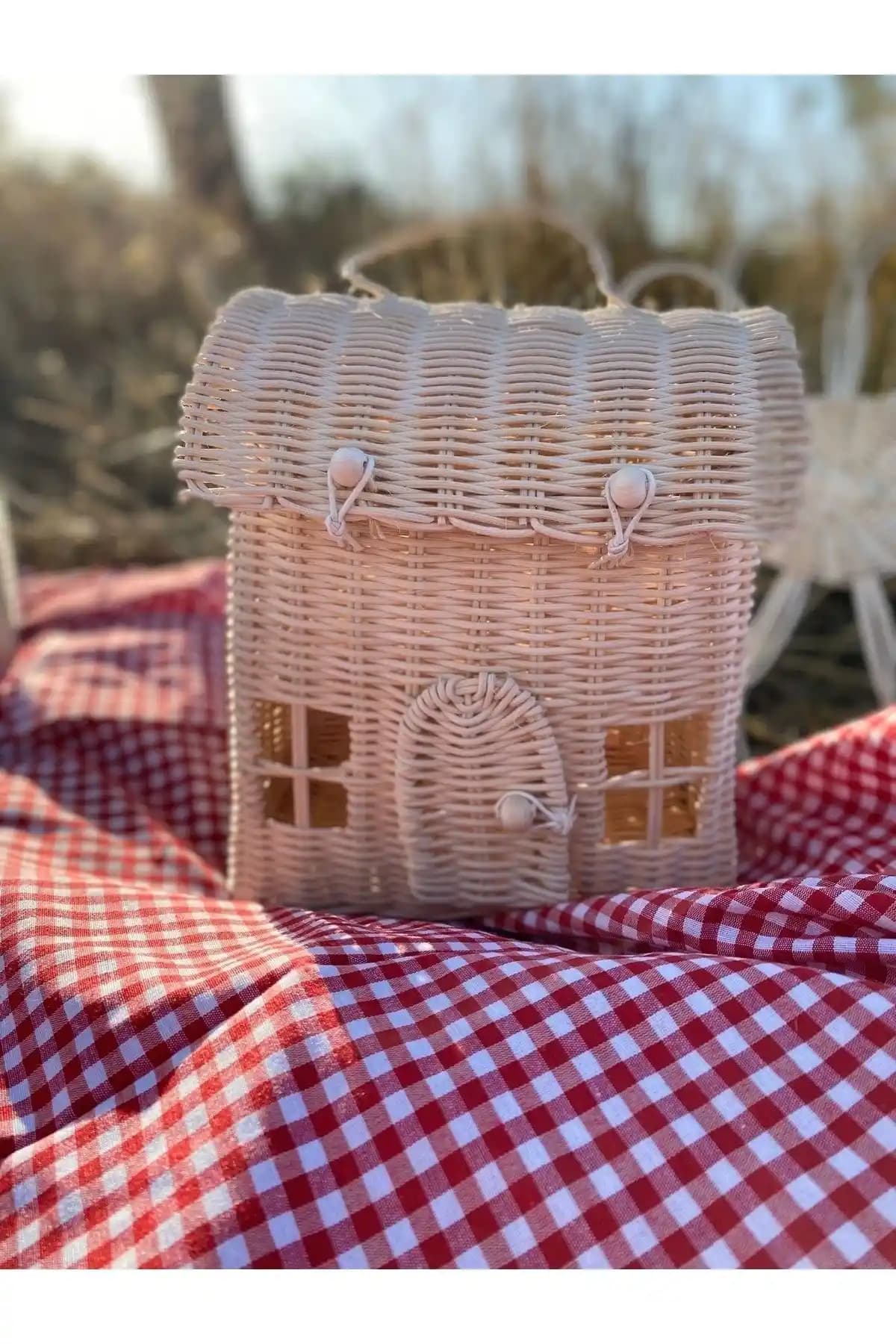 Ev Dekorasyonunda Sepetlerin Estetik ve İşlevsel Kullanımı Rehberi