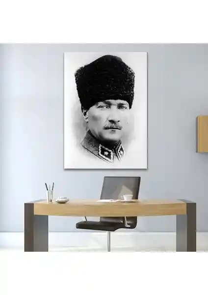 İki farklı Atatürk portresi kanvas tablo karşılaştırması ve detaylı değerlendirme
