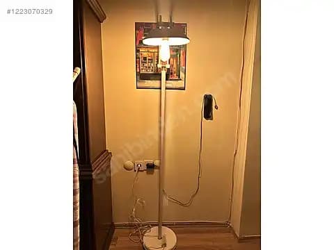 Işık Ayarlı Lambaderlerle Dekorasyonda Modern ve Fonksiyonel Çözümler