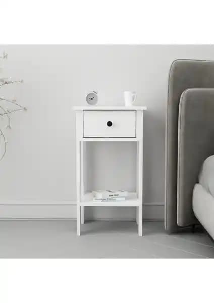 Luvia Tek Çekmeceli Beyaz Komodin: Modern ve Fonksiyonel Yatak Odası Aksesuarı