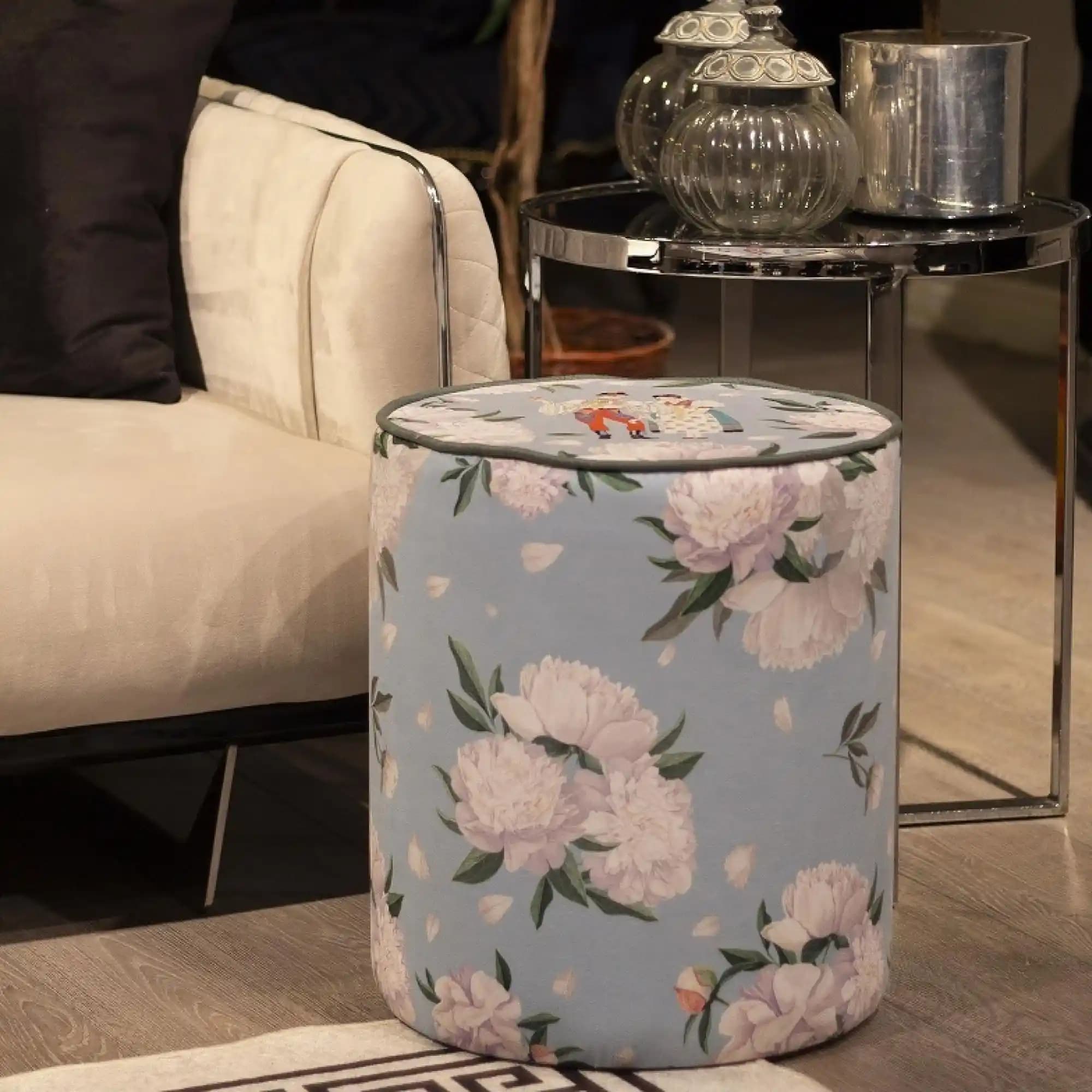 Mavi Puf ile Mekanlara Renk ve Konfor Katmanın Modern Yolu