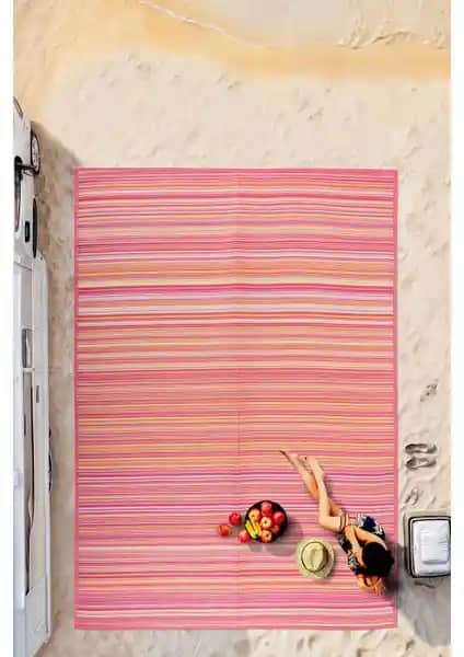 Melaris ve Konfor Halı Karşılaştırması Plaj, Bahçe ve Kamp Kullanımı İçin En İyi Seçenekler