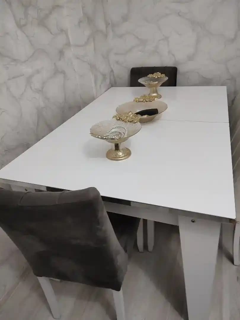 Misafir Odası Masası Seçimi ve Dekorasyon İpuçlarıyla Şıklık ve Fonksiyonellik