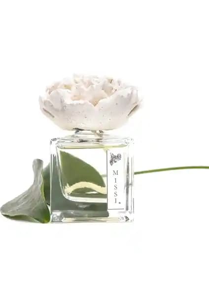 Missi 50 ml Ekru Çiçek Vanilya Sandal Oda Kokusu Şık ve Kullanışlı Tasarım Özellikleri