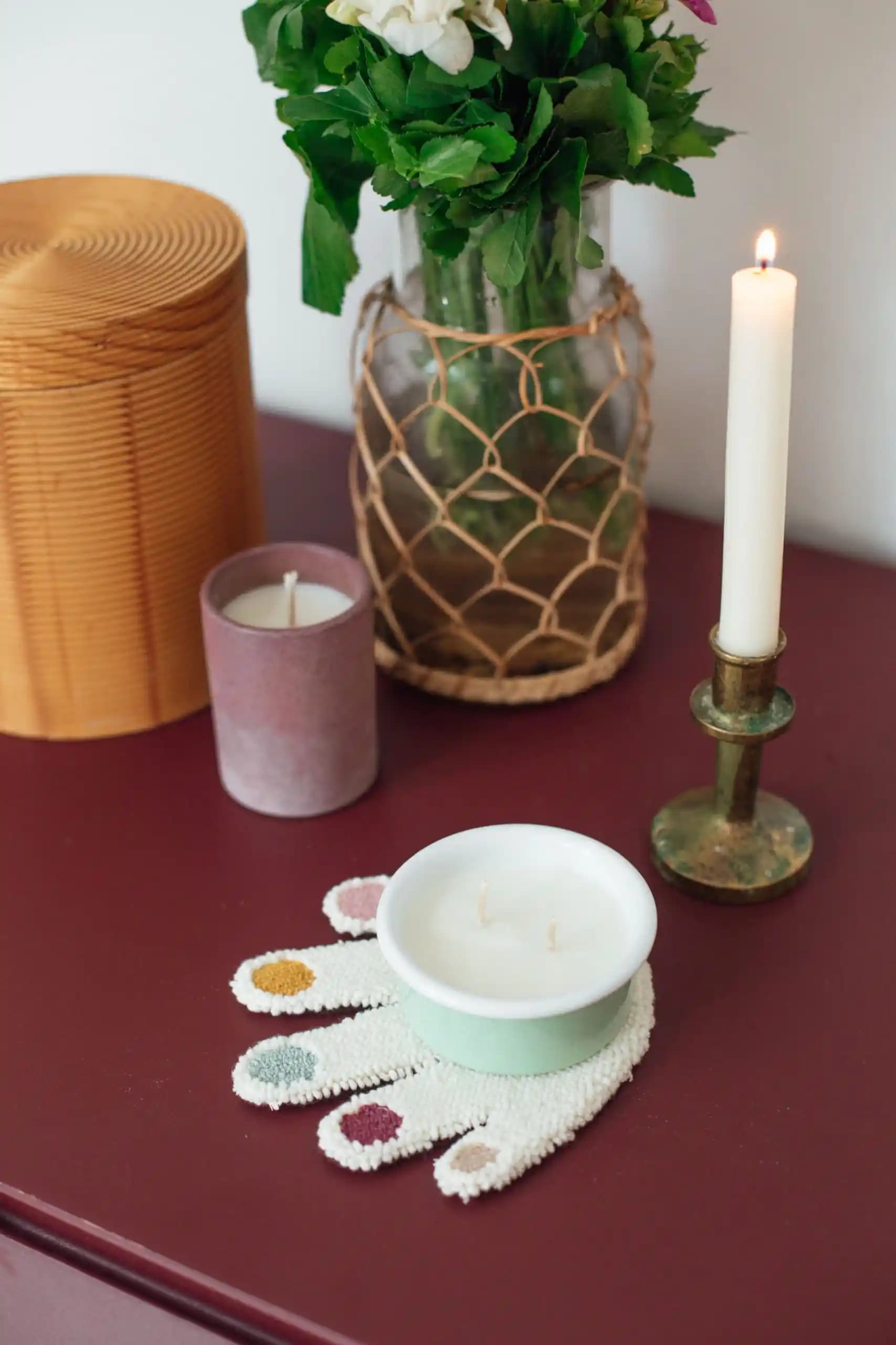 Mum Altlıkları ile Dekorasyonda Zarafet ve İşlevselliğin Buluşması