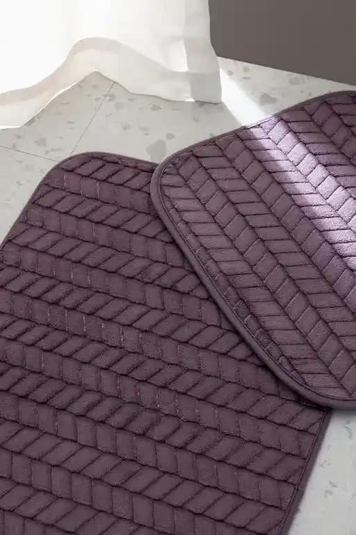 Mürdüm Banyo Paspasıyla Dekorasyonunuza Zarif Dokunuşlar Katın