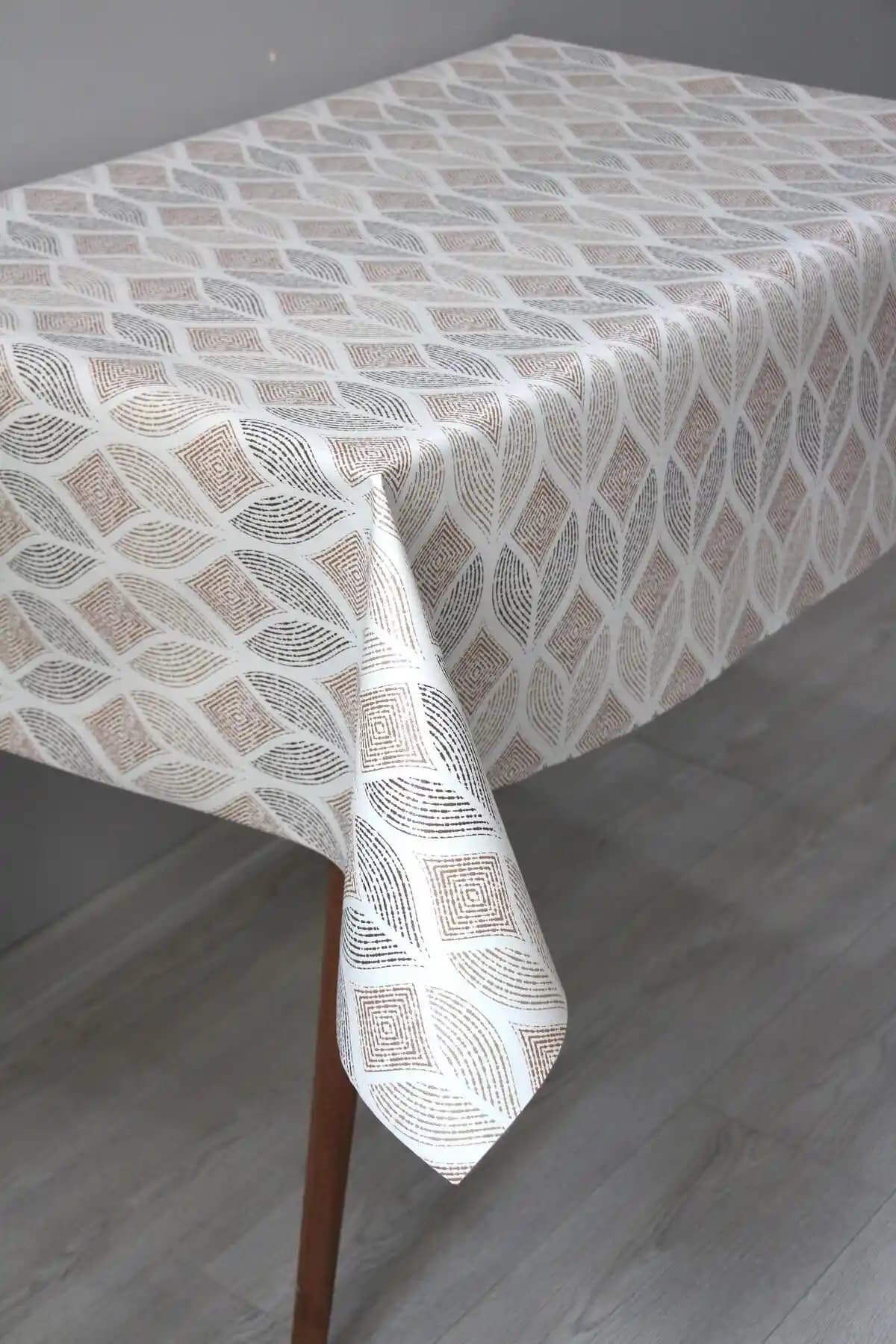 Muşamba Masa Silinebilir Masa Örtüsü: Dayanıklı ve Pratik Dekorasyon Çözümü