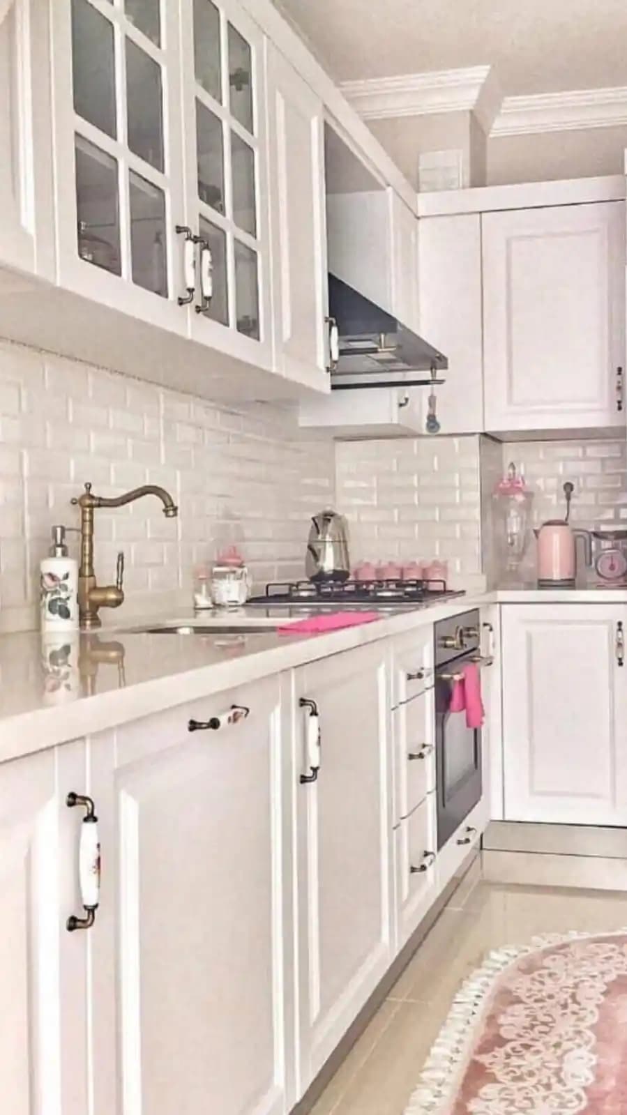 Mutfak Dekorasyonunda Mobilya ve Dolap Seçenekleri: Trendler ve İpuçları