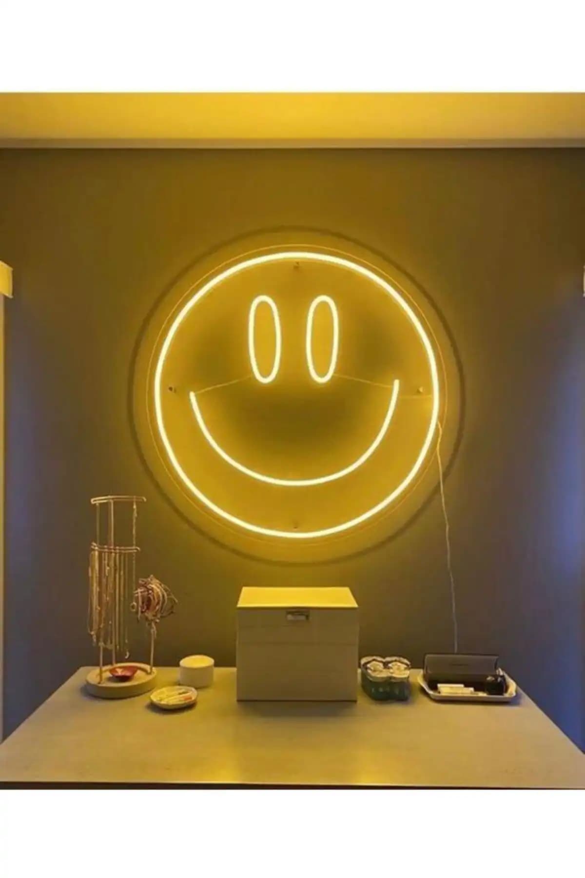 Neon LED Duvar Süsleri ile Mekanlarınıza Modern ve Şık Dokunuşlar Yapın