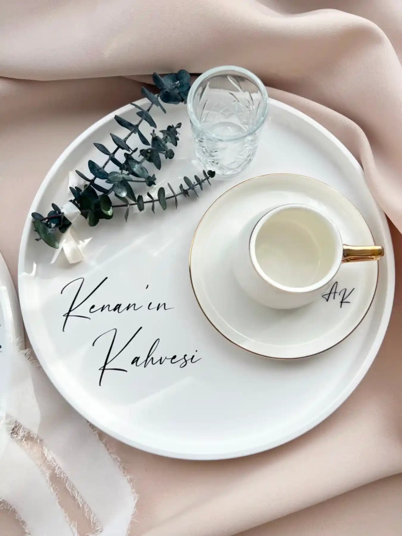 Nişan Tepsisi Seçimi ve Dekorasyonunda Trendler ve Anlamlı Detaylar