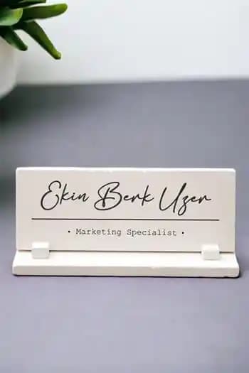 Ofis Dekorasyonunda Şıklık ve İşlevsellik İçin Tasarım Hediyeleri ve Aksesuarlar