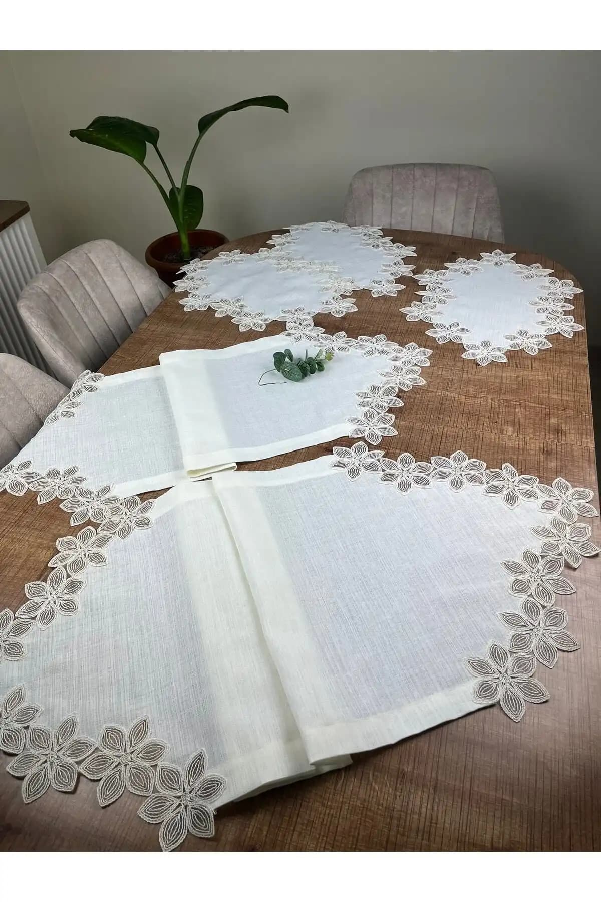 Orta Sehpa Örtüsü Kumaşı Seçerken Dekorasyon ve Fonksiyonellik İpuçları