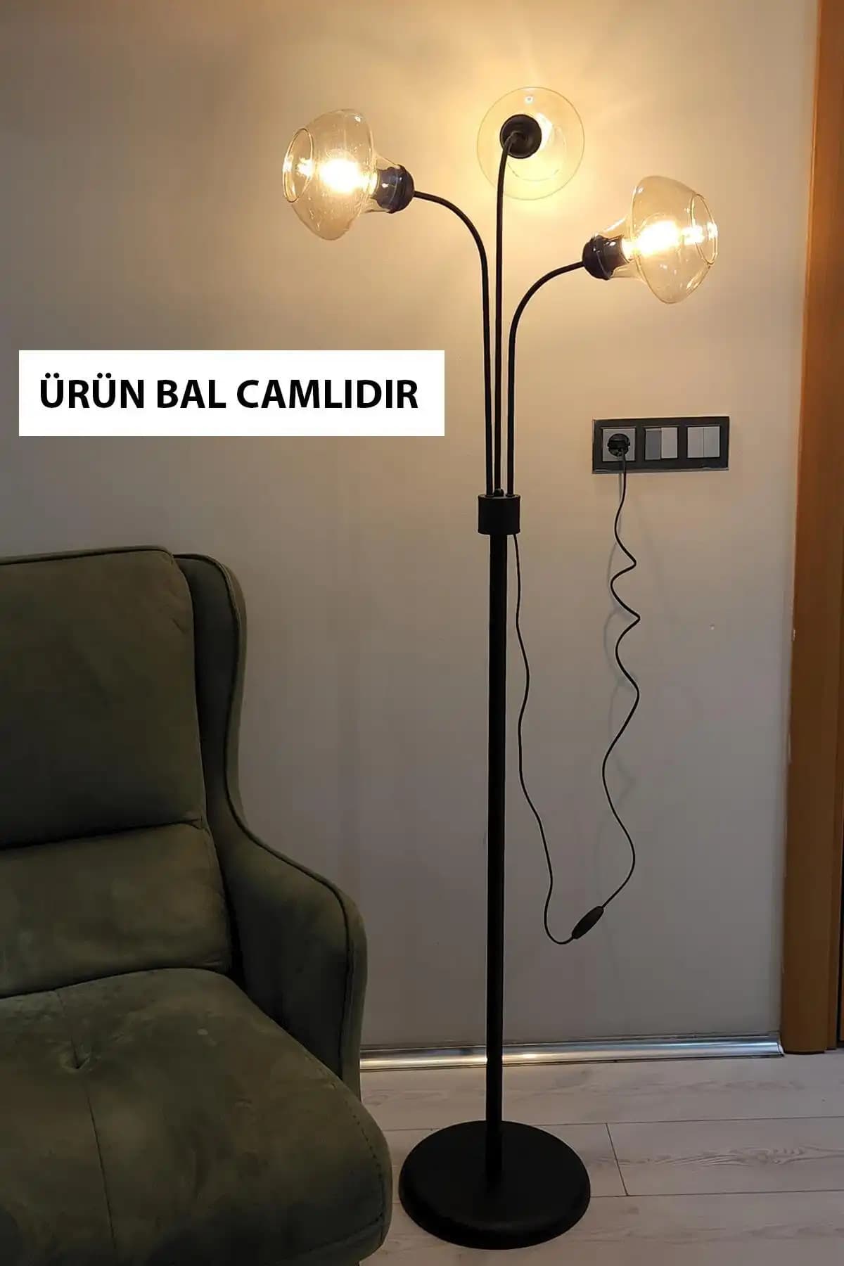 Oturma Odası Dekorasyonunda Lambader Seçimi ve Kullanım İpuçları