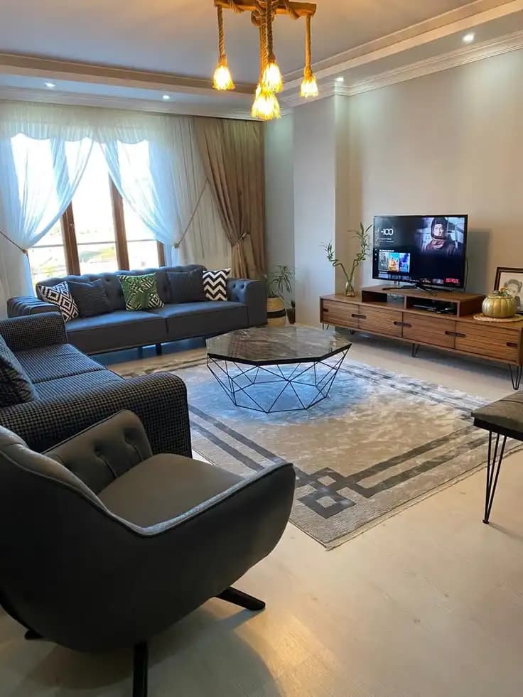 Oturma Salonu Dekorasyonu İpuçları ve Trendler: Şık ve Konforlu Mekan Yaratma