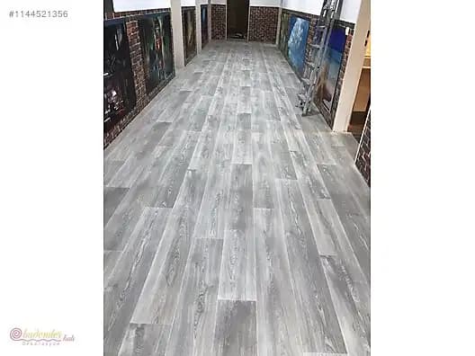 Parke Görünümlü Muşamba ile Estetik ve Dayanıklı Zemin Kaplama Çözümleri