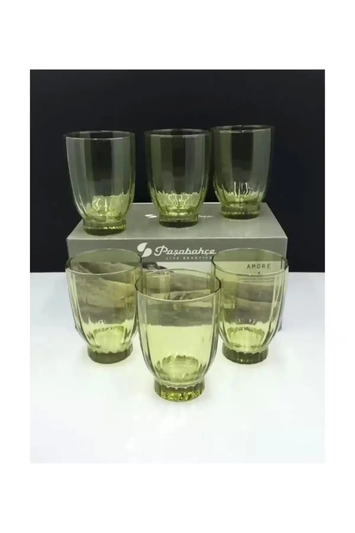 Paşabahçe Yeşil Su Bardağı Modelleri ile Dekorasyonda Şıklık ve Fonksiyonellik