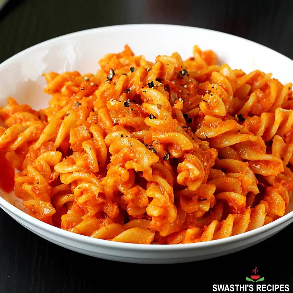 Pasta Süsleme ve Dekorasyon Trendleri: Yaratıcı ve Şık Dokunuşlar