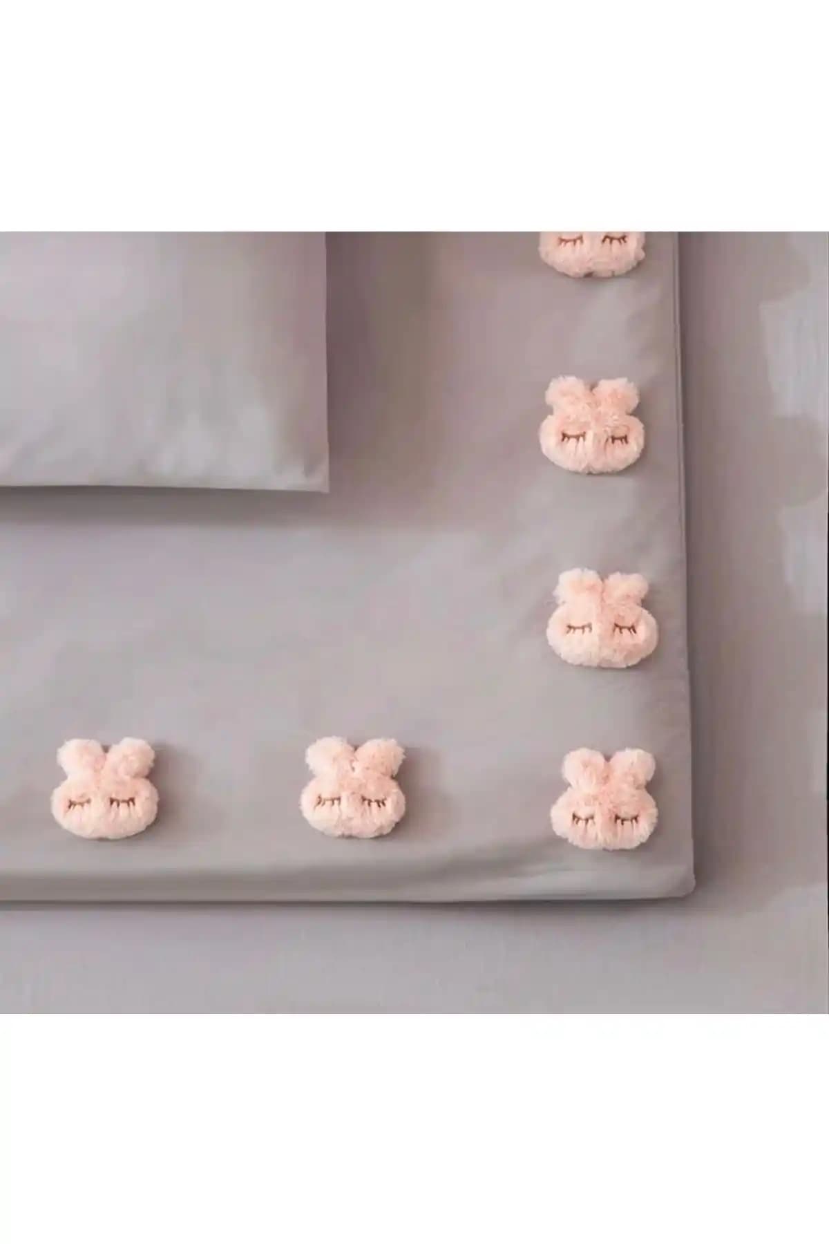 Peluş Çarşafların Dekorasyondaki Yeri ve Yatak Odası İçin Kullanım İpuçları